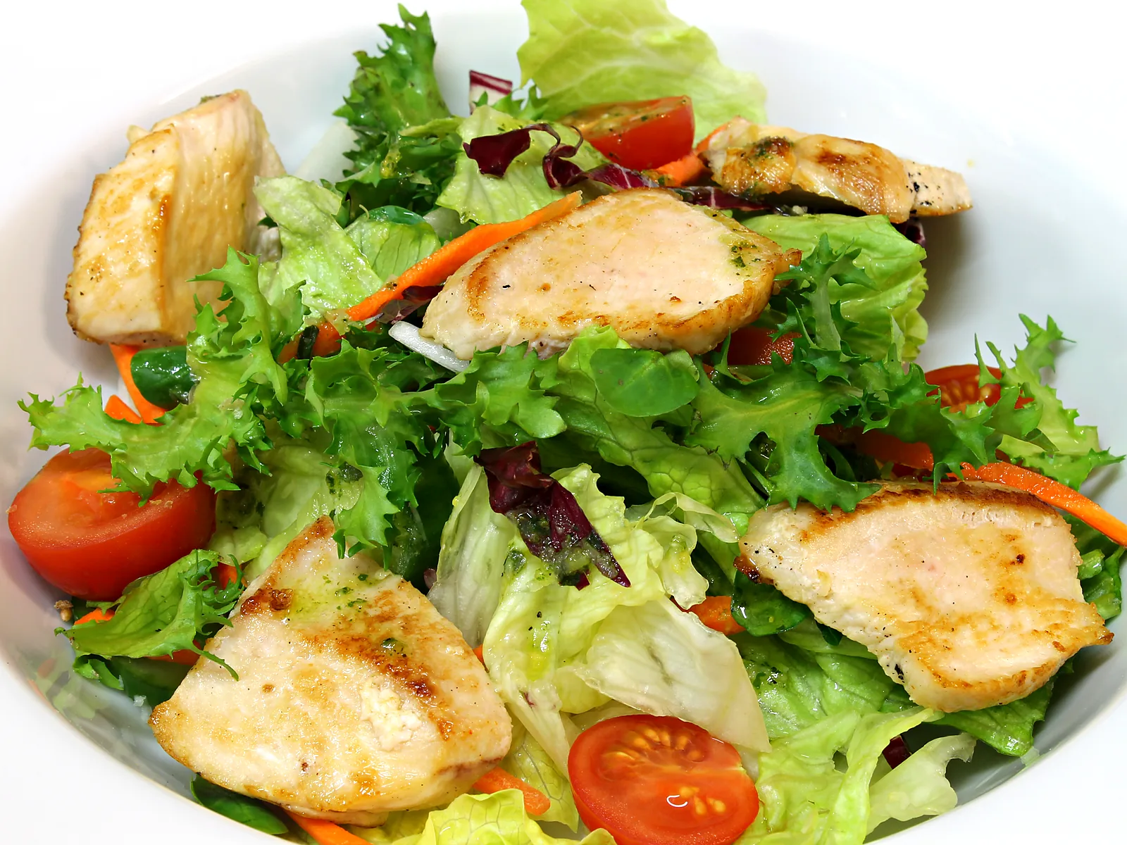 Mixed salad with chicken